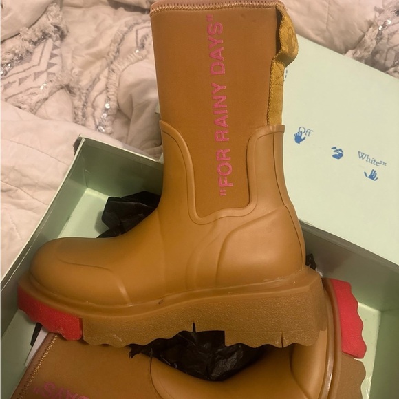 OFF WHITE - Virgil Abloh -  Rain Boots with Pink & Red Accents - Size 6 - Picture 3 of 5